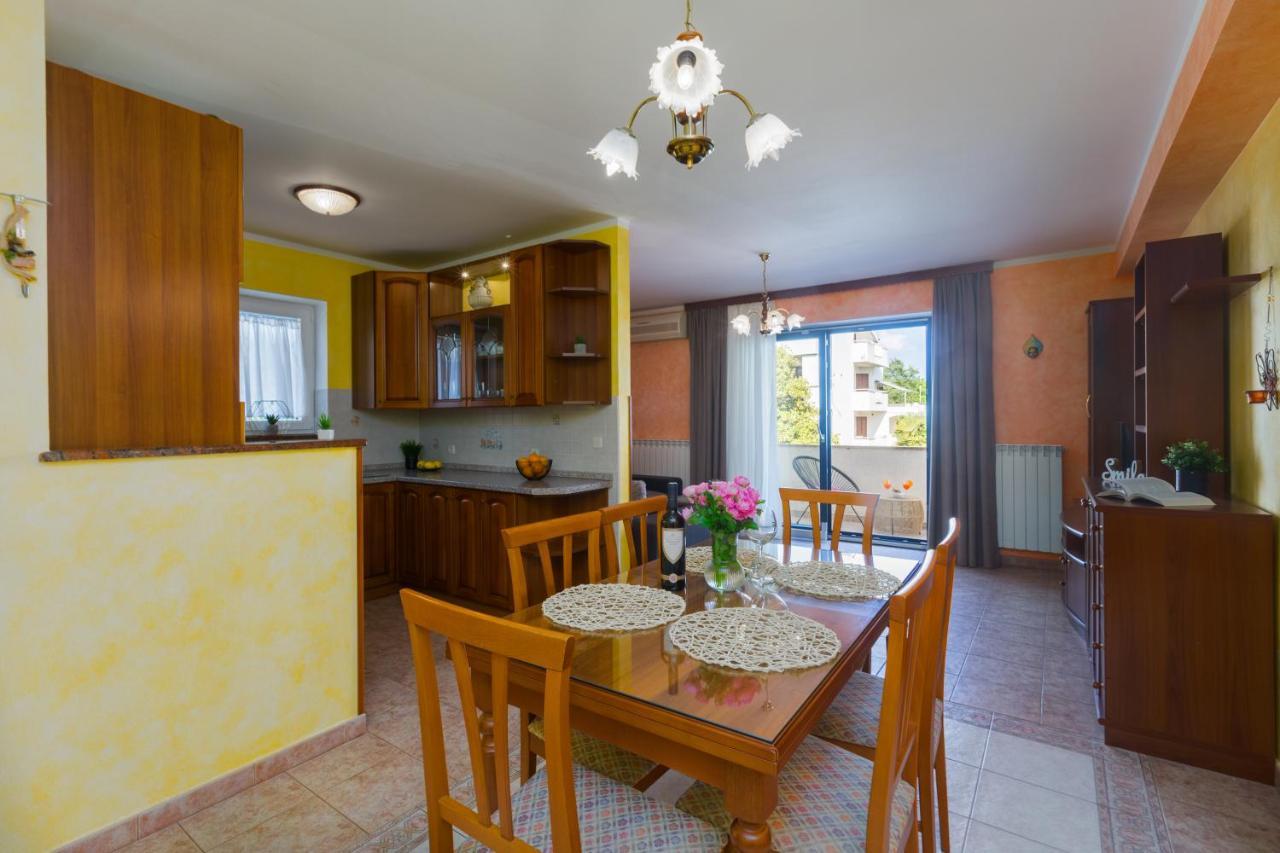 Apartments Residence Radovan 1 Πόρετς Εξωτερικό φωτογραφία