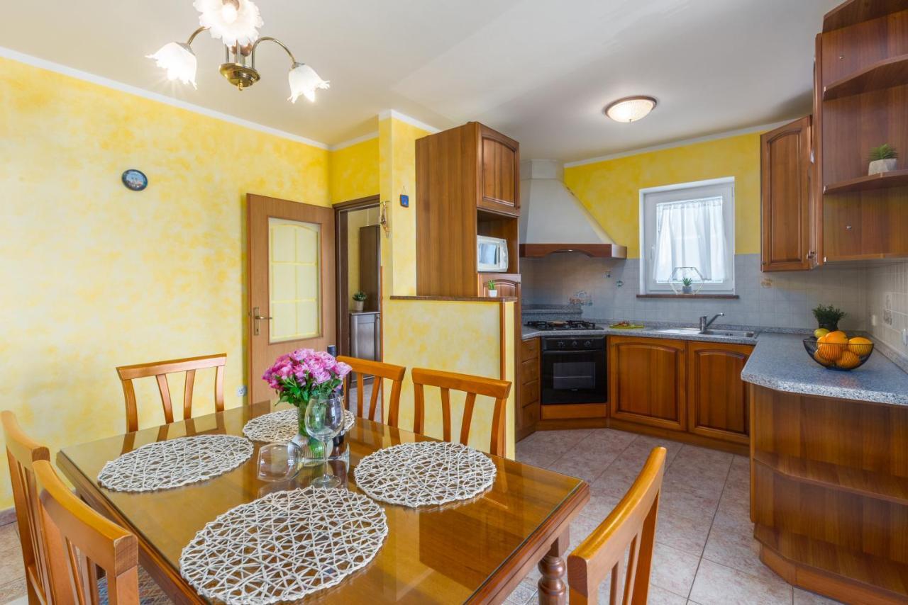Apartments Residence Radovan 1 Πόρετς Εξωτερικό φωτογραφία