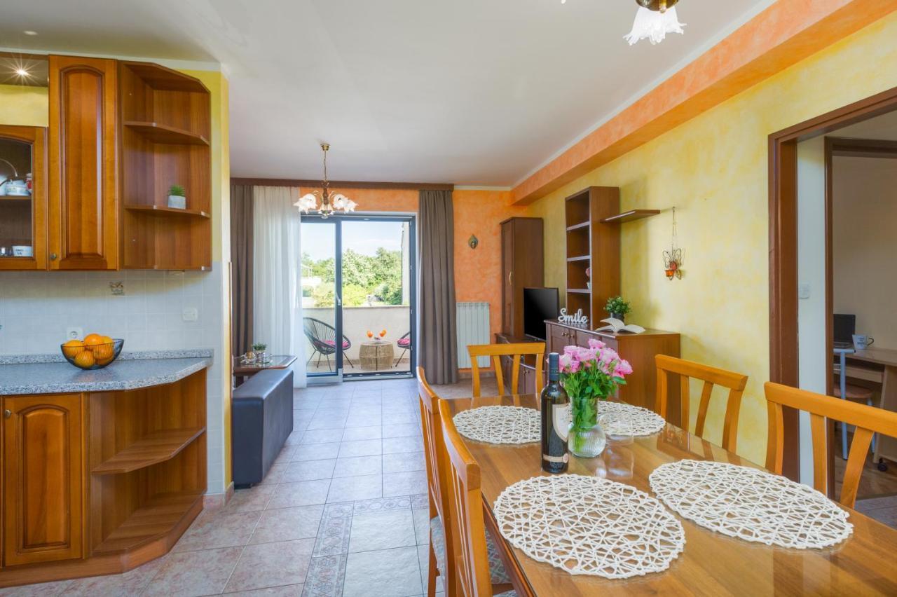 Apartments Residence Radovan 1 Πόρετς Εξωτερικό φωτογραφία